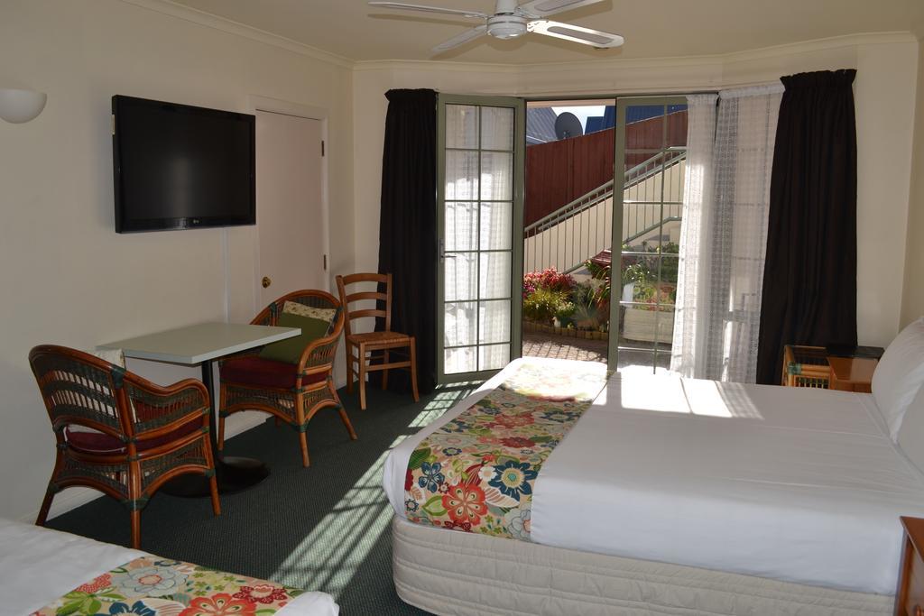 Colonial Lodge Motel เทาโป ภายนอก รูปภาพ