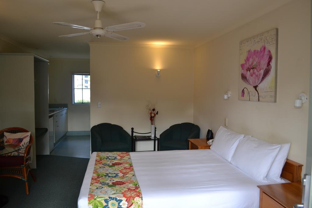 Colonial Lodge Motel เทาโป ภายนอก รูปภาพ
