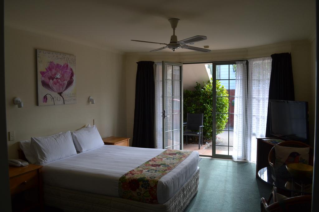 Colonial Lodge Motel เทาโป ภายนอก รูปภาพ