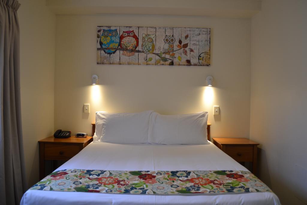 Colonial Lodge Motel เทาโป ภายนอก รูปภาพ