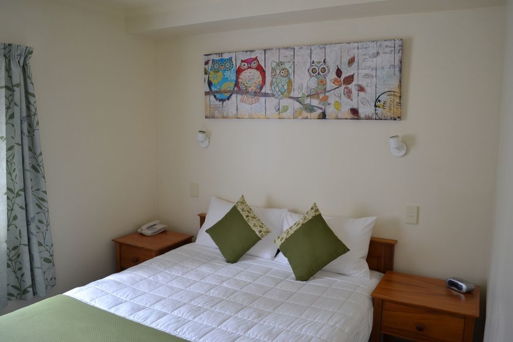 Colonial Lodge Motel เทาโป ภายนอก รูปภาพ