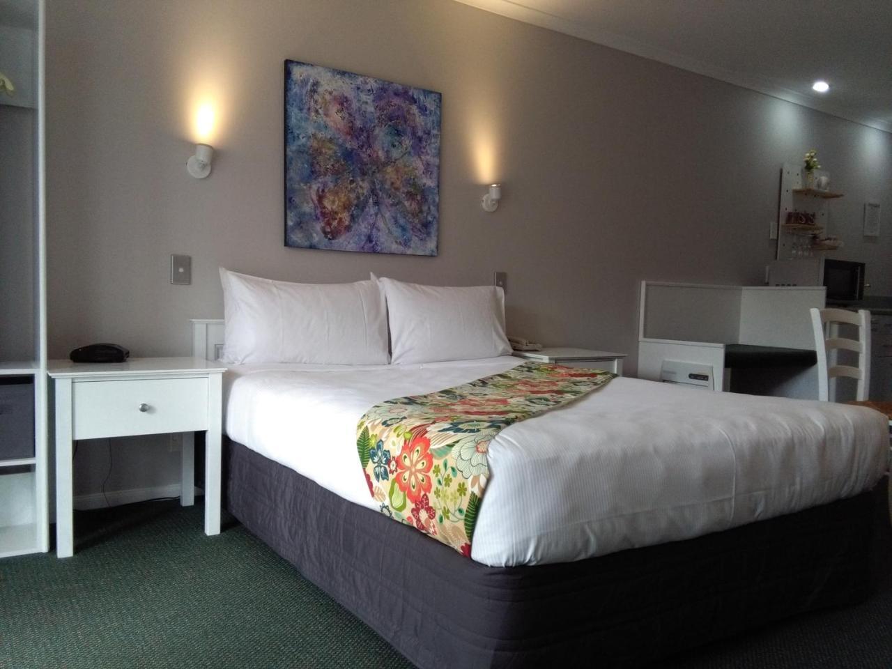 Colonial Lodge Motel เทาโป ภายนอก รูปภาพ