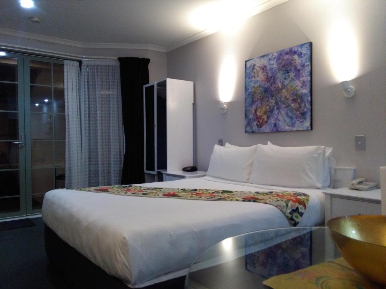 Colonial Lodge Motel เทาโป ภายนอก รูปภาพ