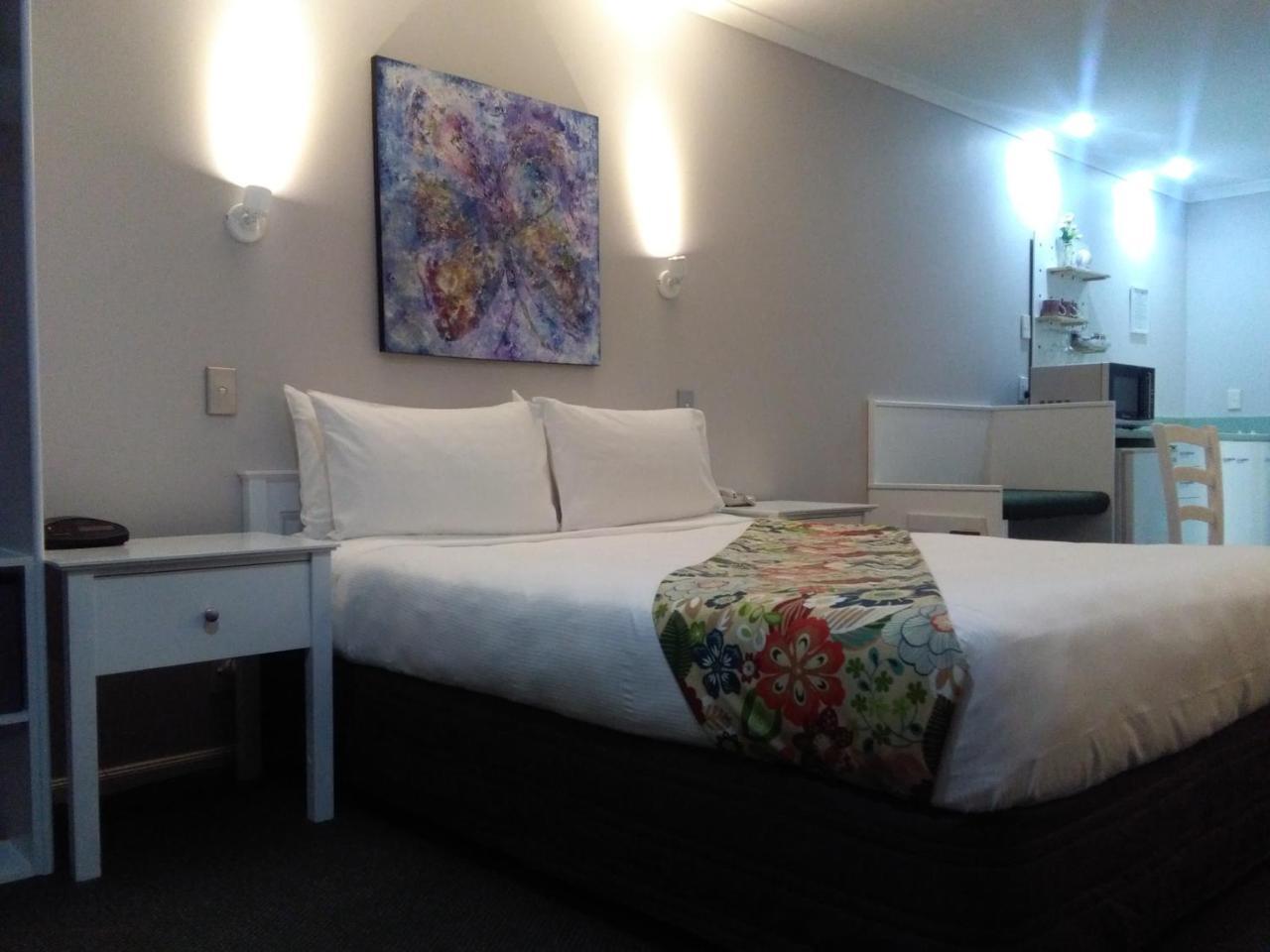 Colonial Lodge Motel เทาโป ภายนอก รูปภาพ
