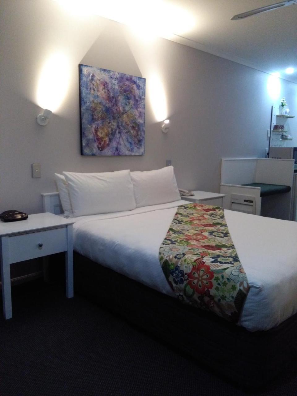 Colonial Lodge Motel เทาโป ภายนอก รูปภาพ