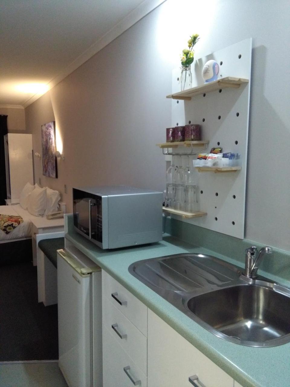 Colonial Lodge Motel เทาโป ภายนอก รูปภาพ