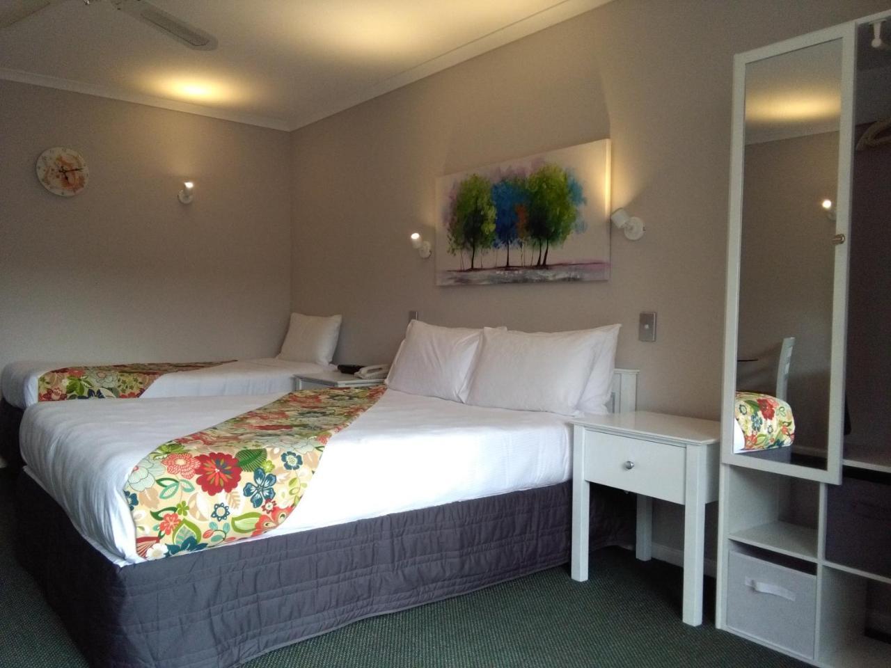 Colonial Lodge Motel เทาโป ภายนอก รูปภาพ