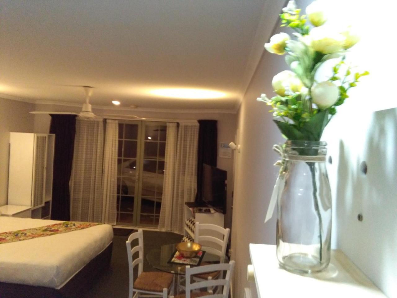 Colonial Lodge Motel เทาโป ภายนอก รูปภาพ