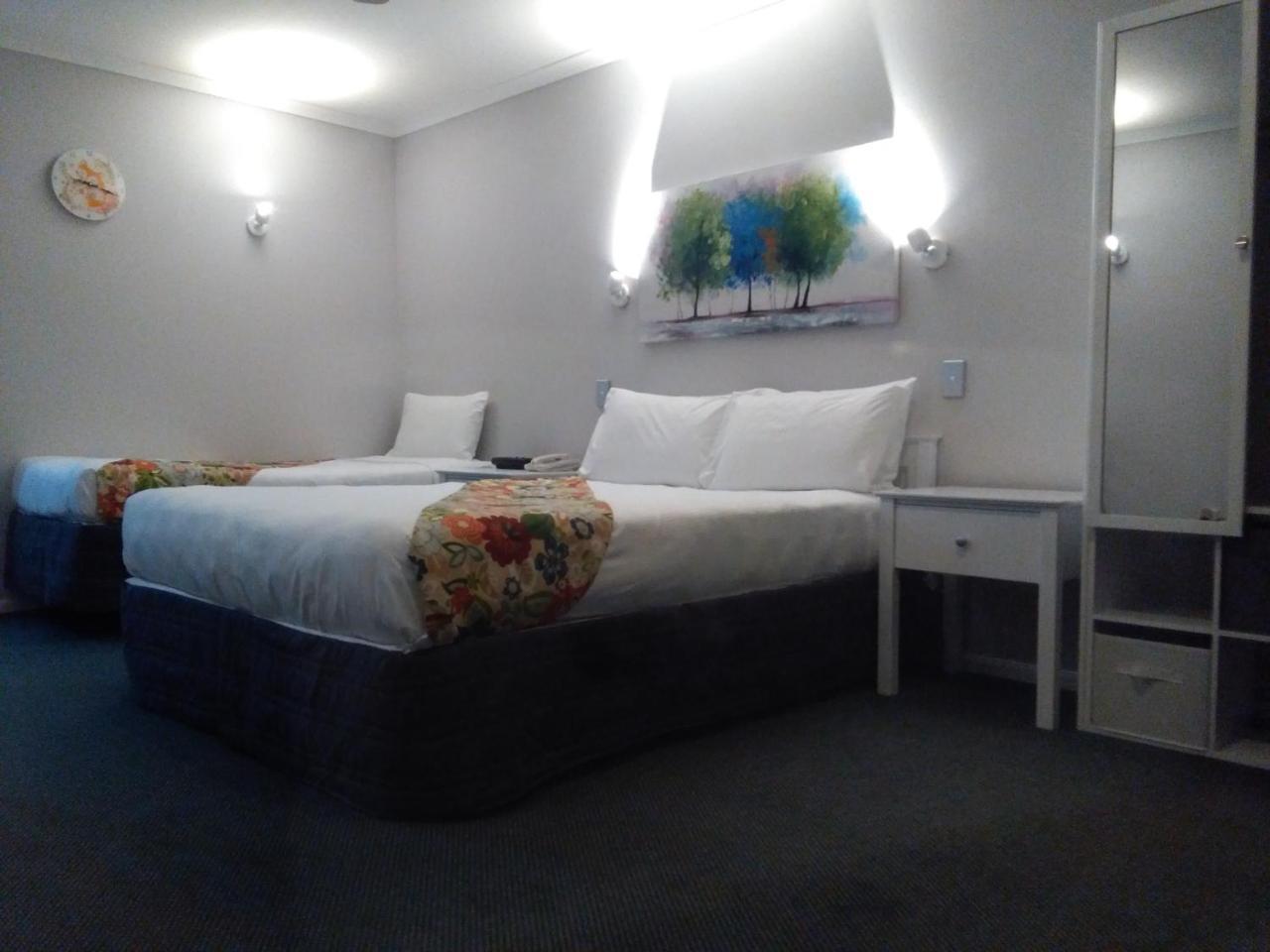 Colonial Lodge Motel เทาโป ภายนอก รูปภาพ