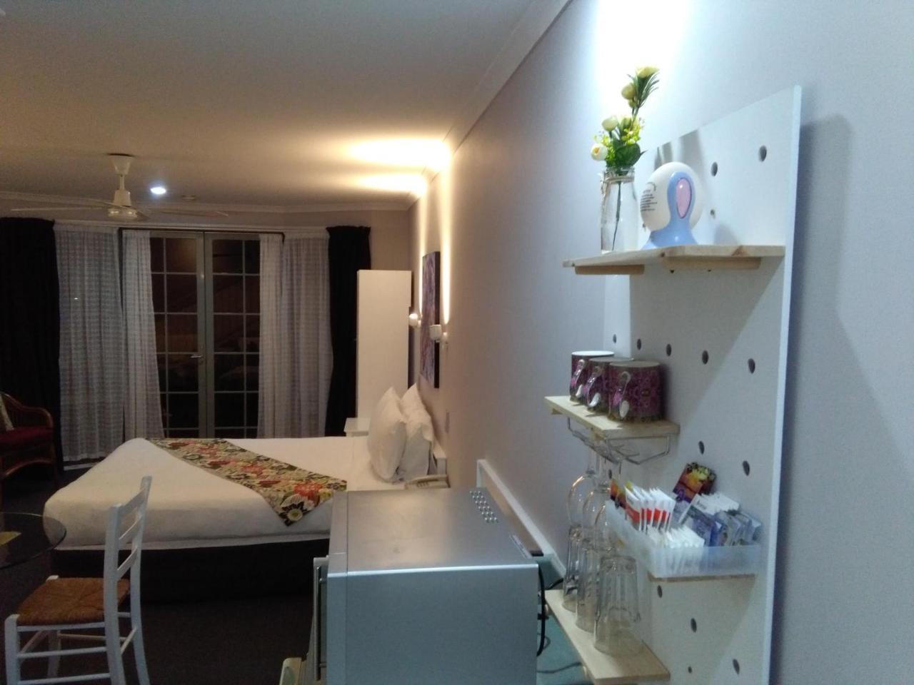 Colonial Lodge Motel เทาโป ภายนอก รูปภาพ